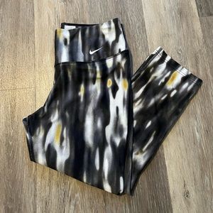 Nike Capri Running Leggings